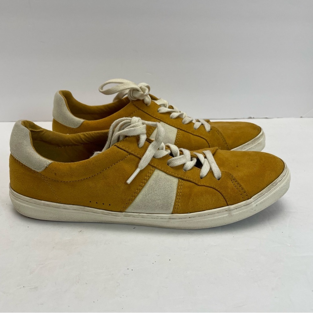Old Navy women’s 8 Mustard Faux Suede Sneakers